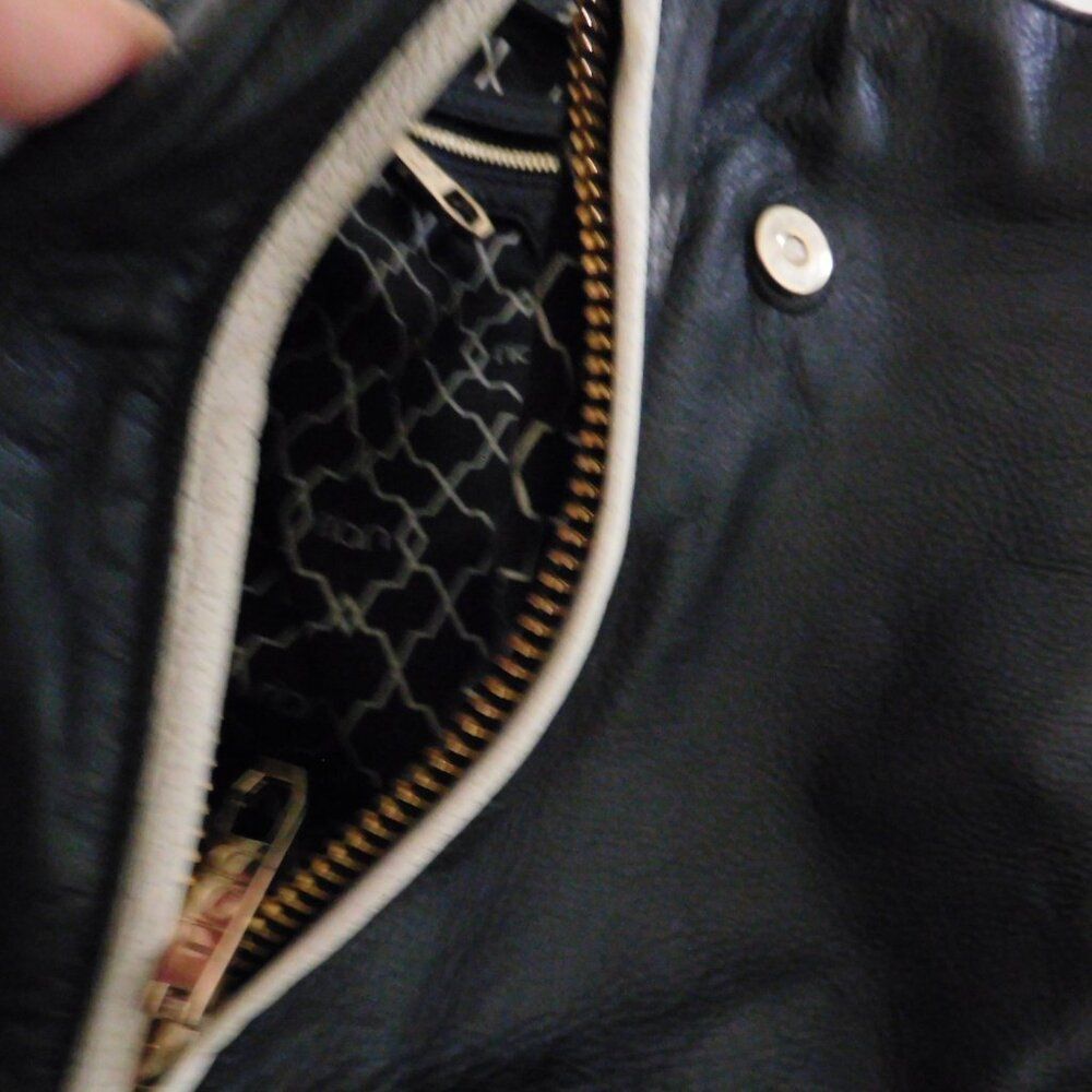 VTG Rian Convertible Sling Backpack Black‎ Pebbled Leather Medium Handbag - Picture 6 of 11